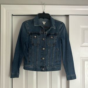 J.crew women’s classic denim jacket. Size XS, smoke/pet free home